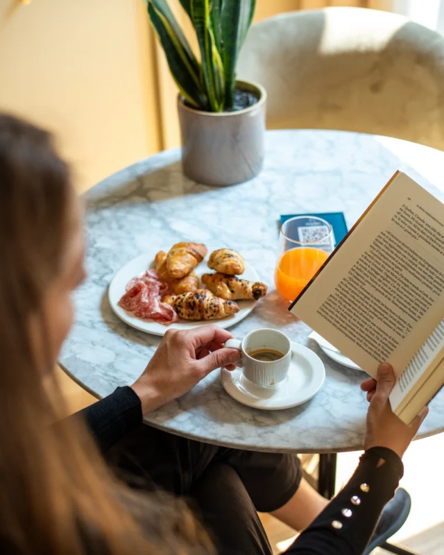 Enjoy your mornings by ordering breakfast in your room 🥐 
.
Prendetevi un momento per godervi le vostre mattine ordinando la colazione in camera 🥐
.
.
#senthoroma #luxuryhostel #roma #travel #explorepage